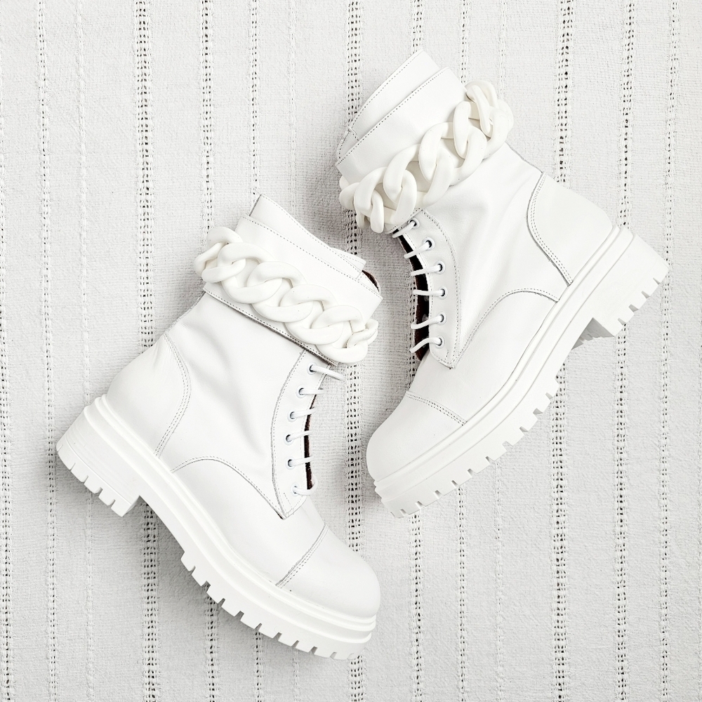 Beautiisoles By Robyn Zoey Lug Sole Link Chain Leather Boots Combat Moto 7 NIB